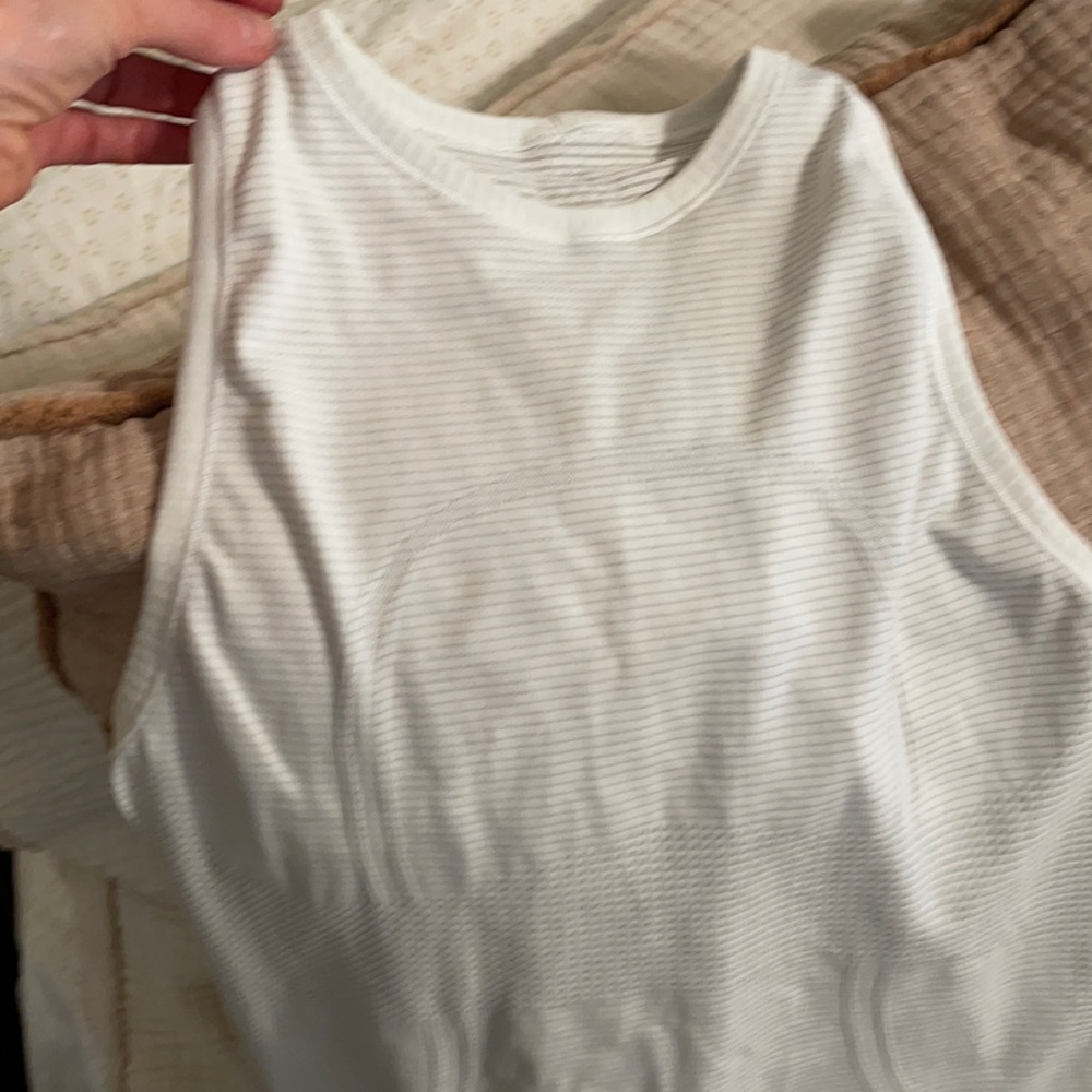 Lululemon size 6 racer back top